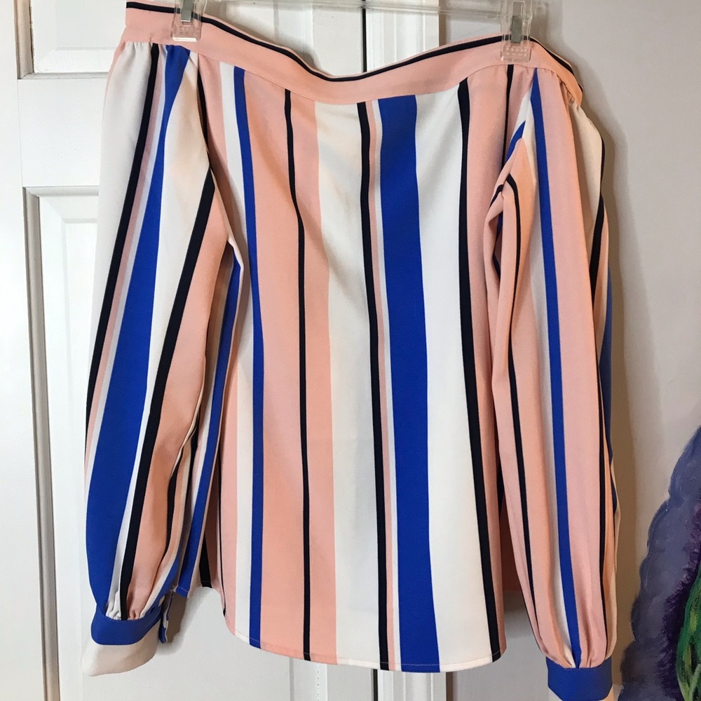 Off the shoulder long sleeve shirt